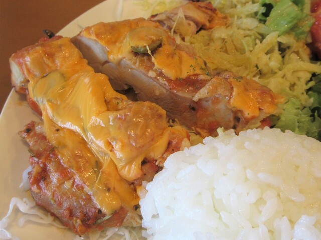 鶏もも肉のチーズトマト煮込み